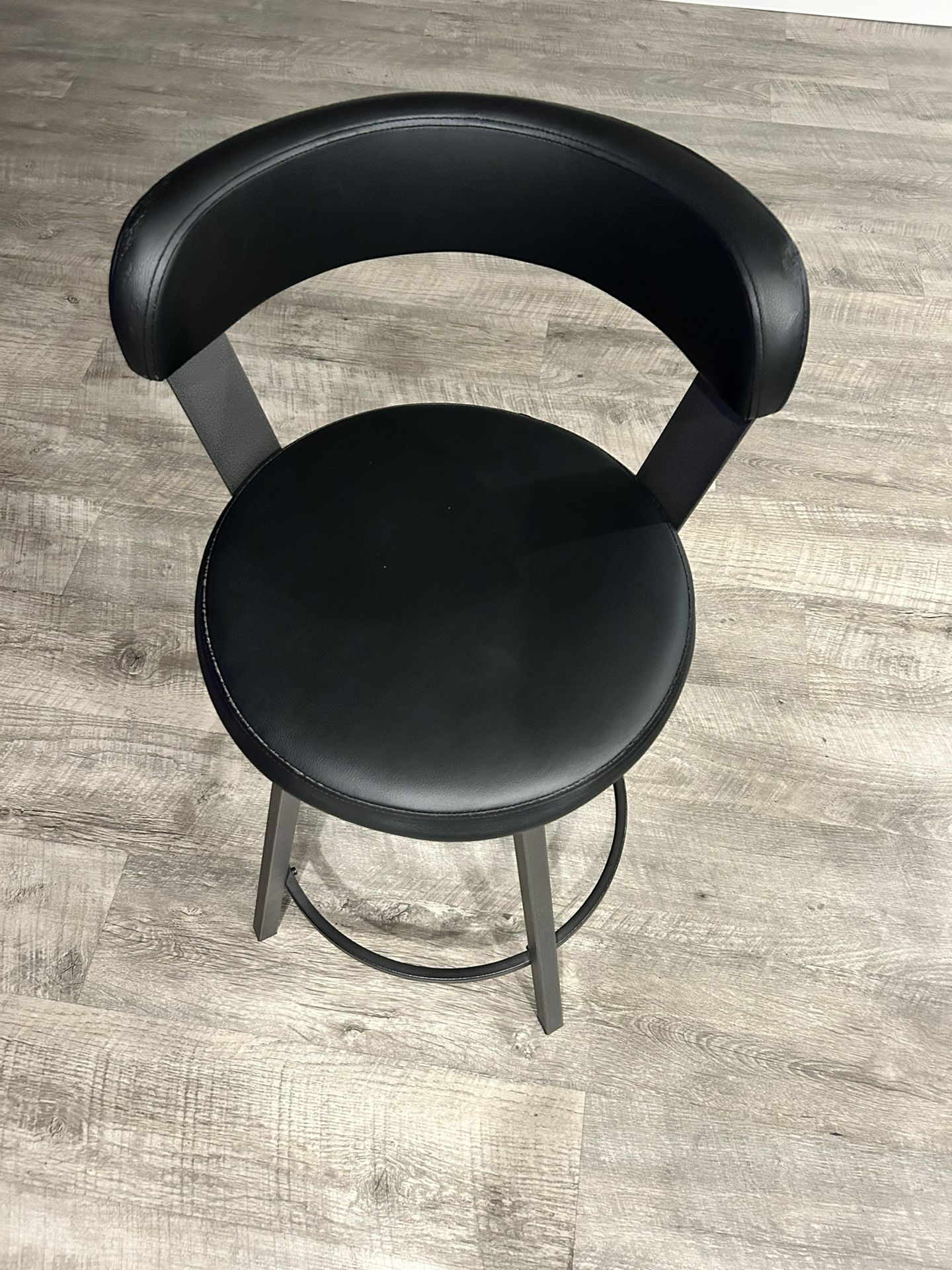 Kitchen Top Bar Stools (4)