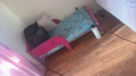 Used toddler bed