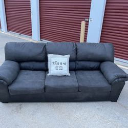 FREE DELIVERY 🚚 Awesome Gray Couch!