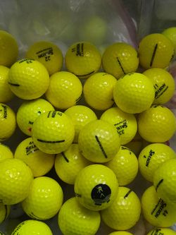 Yellow srixon Q-star golf balls