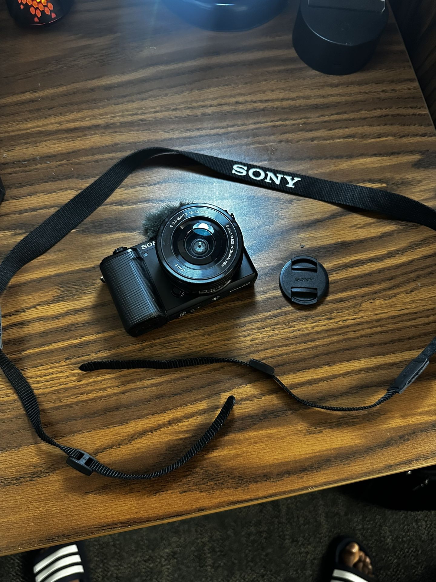 Sony ZV-E10 BRAND NEW (with Box)