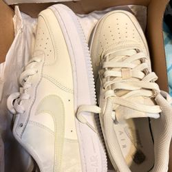 Air Forces Velvet  6.5 (woman’s)