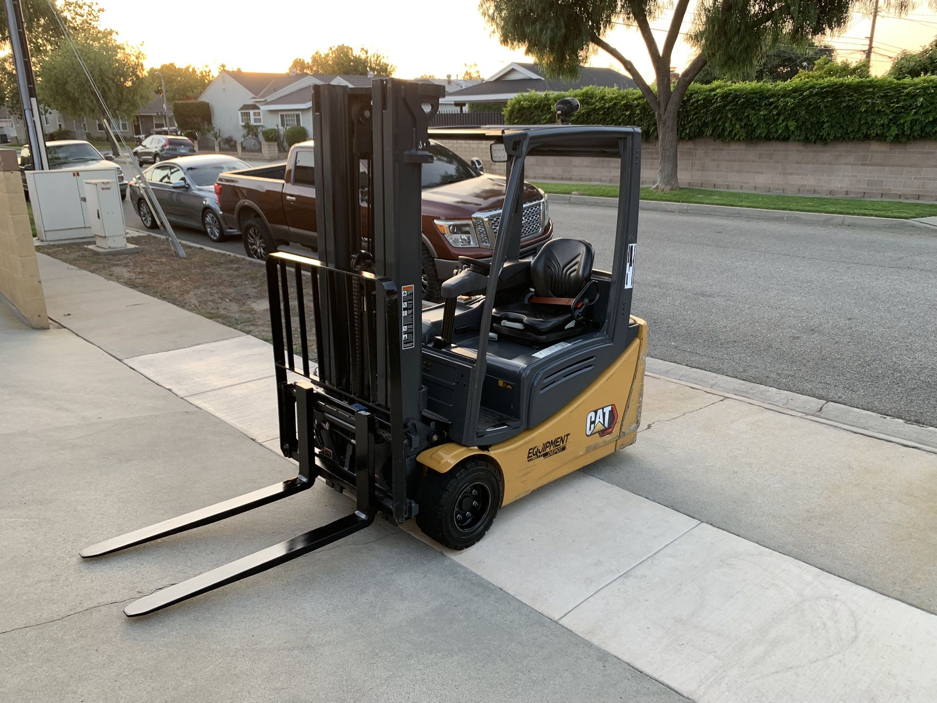 2022 Caterpillar Electric Forklift