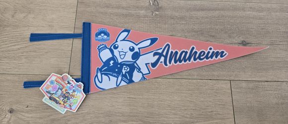 For Sale:
Brand New with Tag Pokemon Center World Championships 2025 Anaheim Pikachu Pennant Flag Varsity Pikachu