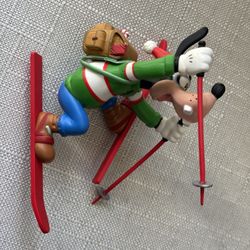 vintage Grolier Disney Goofy Skiing Christmas ornament