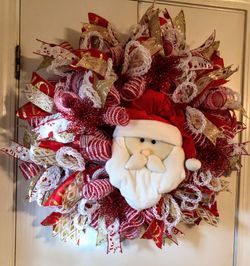 Santa mesh wreath