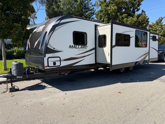 2017 heartland mallard 32Ft double slide out