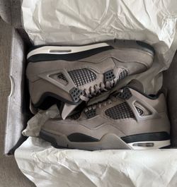 Jordan 4 cavestone size 9