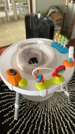Skip * Hop baby activity center
