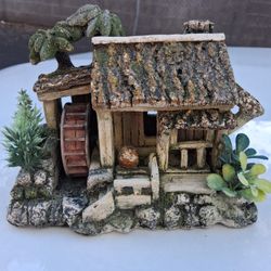 Fish Tank Decor Pickup Between 2;00-10:45 Rainbow/charleston Cash Only Read Description 