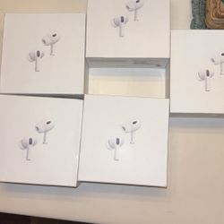 AirPods Pro (2nd Generation) – Active Noise Cancellation