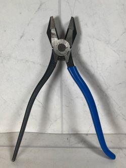 Klein Tools 9" Ironworker’s Pliers (D2000-7CST) (A1G011249)
