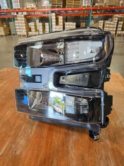 2022 Chevrolet Silverado 1500 Headlights