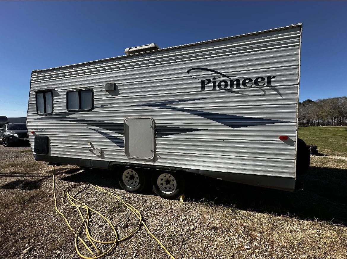2006 Pioneer 180CK Travel Trailer RV