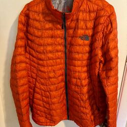 The North Face Men’s Thermal ball Orange Nylon Lightweight Puffer Jacket