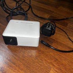 Mini Projector – Works Great – HDMI / USB