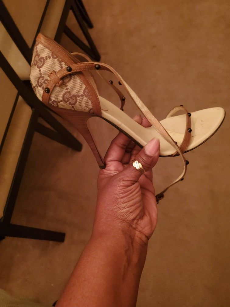 GUCCI HEELS SZ 9M