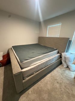 king size bed.