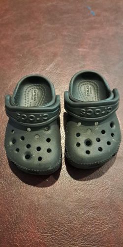 Black Crocs Size 4C