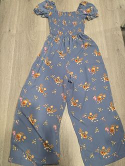 Like new floral jumpsuit size smallLike new floral jumpsuit size small