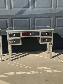 Desk/Vanity