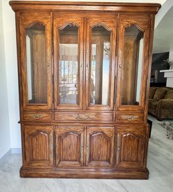 CHINA CABINET 