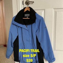 Women's  coat  (size S/P)  -  $20