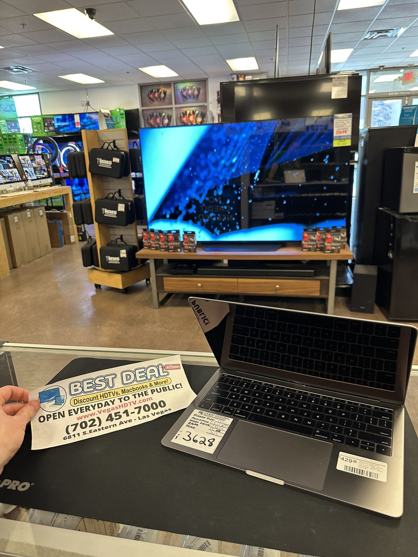 Apple Macbook Pro 13” Dual Core i7 16GB RAM 256GB SSD 2017