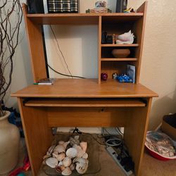 Computer desk
