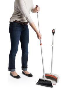 High Quality OXO Sweep Set Broom And Dustpan With Built-in Cleaning Broom Comb 