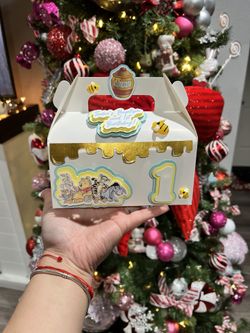 Winnie Pooh Treat Box