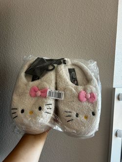 Hello kitty slippers