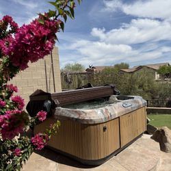  Jacuzzi J-315 Hot Tub – Excellent Condition – Ready to Use 