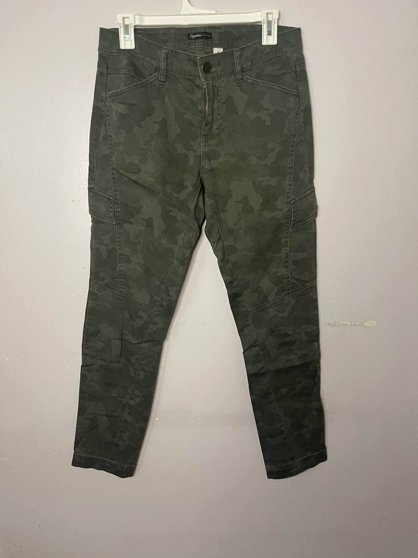 Woman Camo Pants 