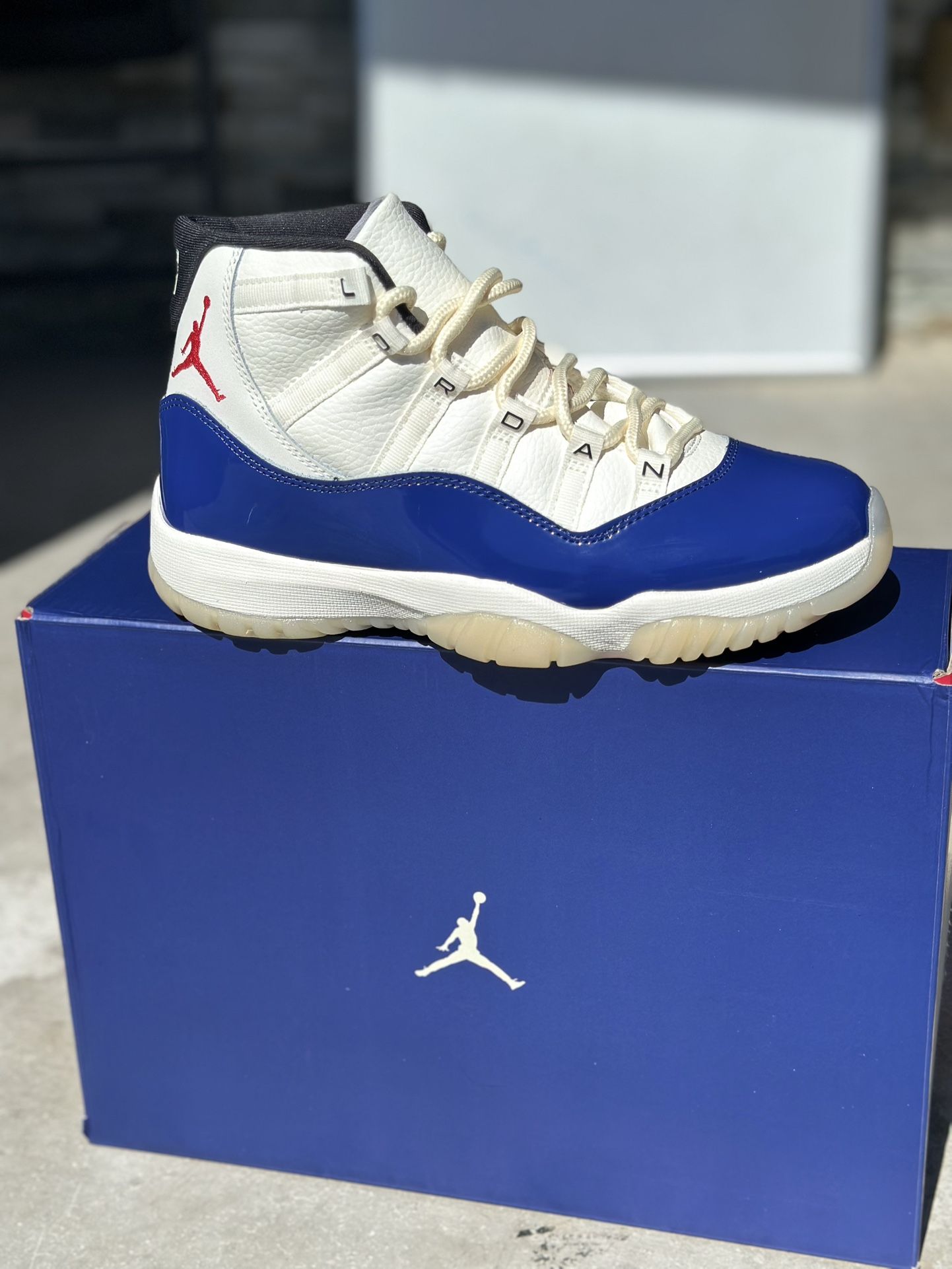 Jordan 11 Men Size 7, 7.5, 8, 8.5, 9, 9.5, 10, 10.5, 11, 12, 