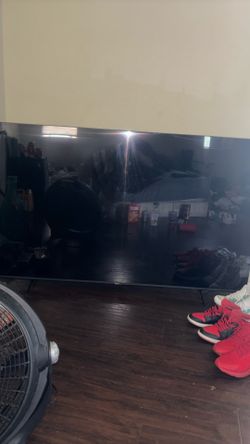 75’inch Hisense Tv UHD
