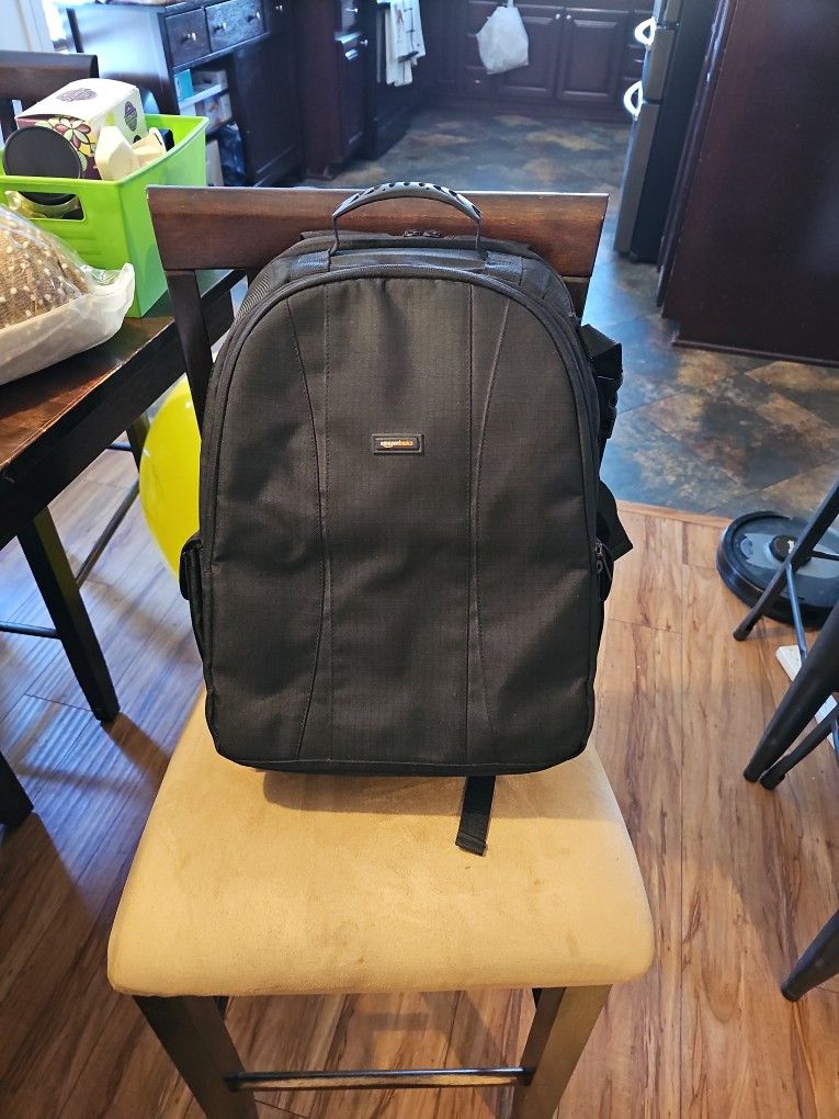 Amazon Basics Camera/Lens Backpack
