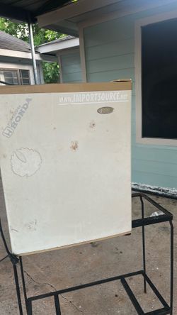 Mini refrigerator
