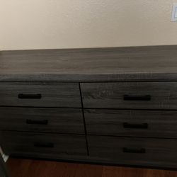 Gray 6- Drawer Joss Dresser- Excellent Condition