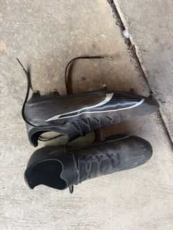 Soccer cleats