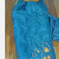 KELTY-BIG DIPPER Mummy SLEEPING BAG- short/right- 30° w/stuff sack expands