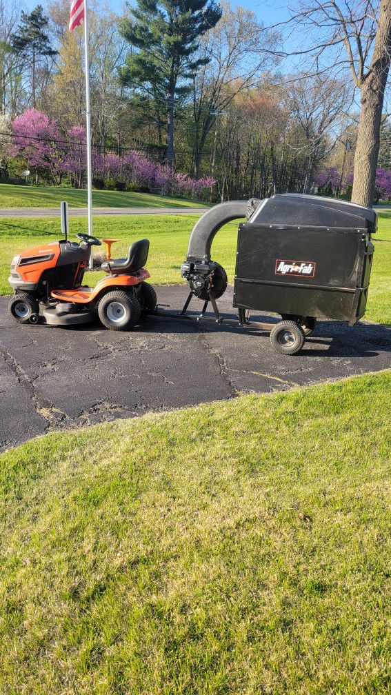 Riding Mower & Leaf Collector 