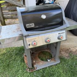 Weber Spirit E-310 3 Burner Propane Grill – Needs TLC / For Repair