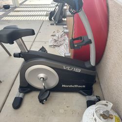 NordicTrack VU 19 Upright Exercise Bike