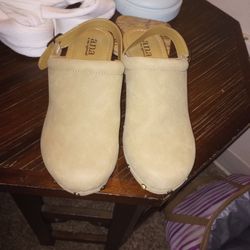 Beige Dress Shoes Size 7.5  Ana A New Approach 