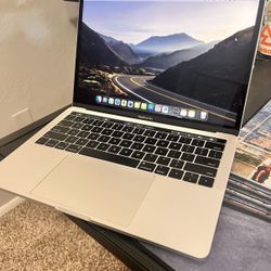 MacBook Pro 13”– 3.1GHz i5 – 8GB RAM