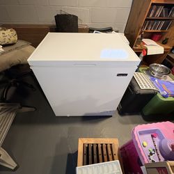 5.2 Cubic Feet Chest Freezer