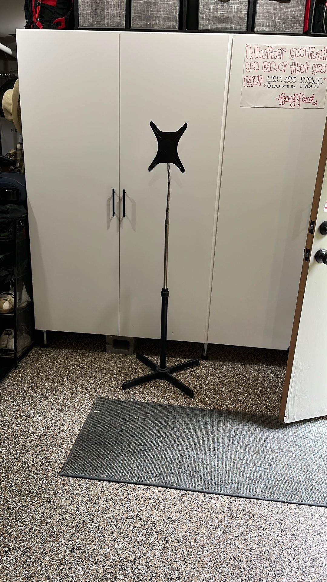 Laptop stand/holder