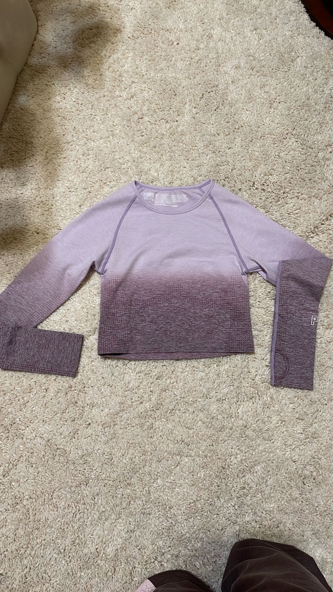 New Victoria’s Secret Medium seamless crop top long sleeve purple ombre stretchy