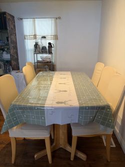 SOLID-WOOD DINNING TABLE & 6 CHAIRS SET